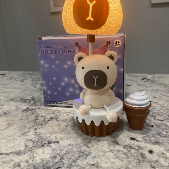 Cute capybara  Cupcake Lamp - Picture 2 of 2